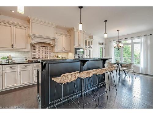 11300 Taylor Court, Campbellville, ON - Indoor Photo Showing Kitchen With Upgraded Kitchen