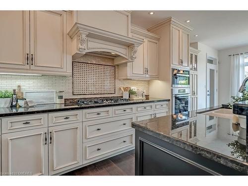 11300 Taylor Court, Campbellville, ON - Indoor Photo Showing Kitchen With Upgraded Kitchen