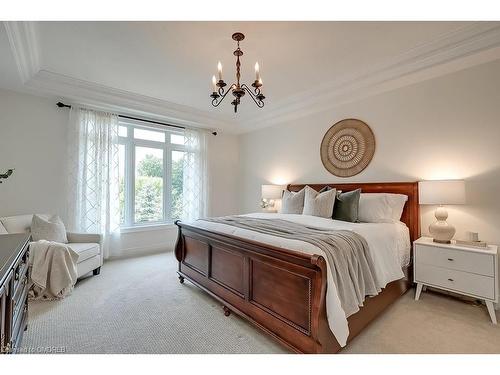 11300 Taylor Court, Campbellville, ON - Indoor Photo Showing Bedroom