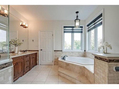 11300 Taylor Court, Campbellville, ON - Indoor Photo Showing Bathroom