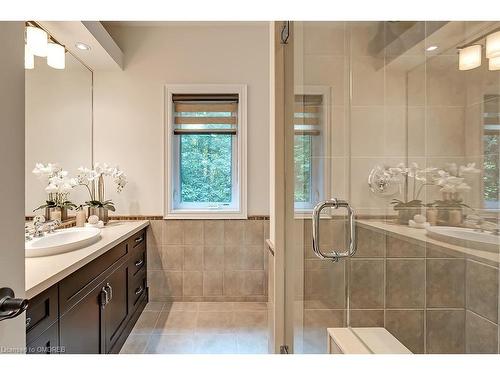 11300 Taylor Court, Campbellville, ON - Indoor Photo Showing Bathroom