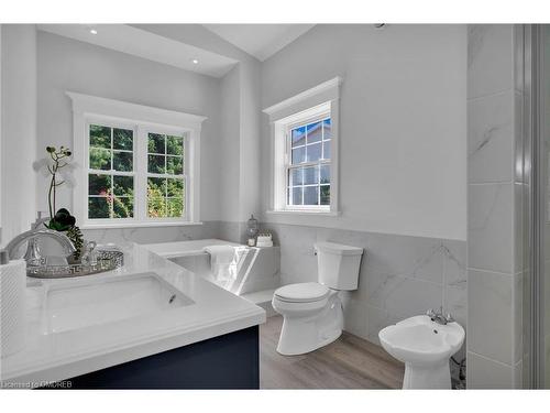 199 Niagara Street, Niagara-On-The-Lake, ON - Indoor Photo Showing Bathroom