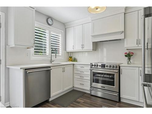 2278 Grand Oak Trail, Oakville, ON - Indoor Photo Showing Kitchen With Upgraded Kitchen