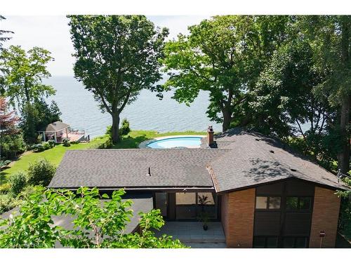 2226 Lakeshore Road, Burlington, ON - Outdoor