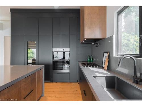 2226 Lakeshore Road, Burlington, ON - Indoor Photo Showing Kitchen