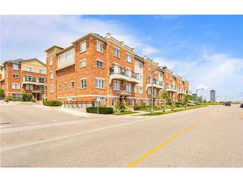 10-51 Hays Boulevard, Oakville, ON - Outdoor With Facade