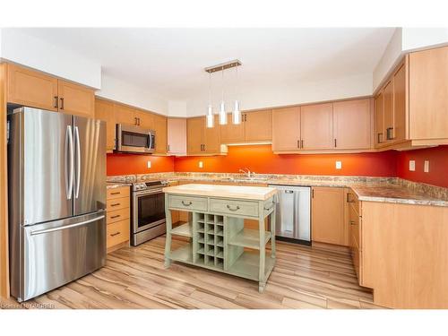 10-51 Hays Boulevard, Oakville, ON - Indoor Photo Showing Kitchen With Stainless Steel Kitchen