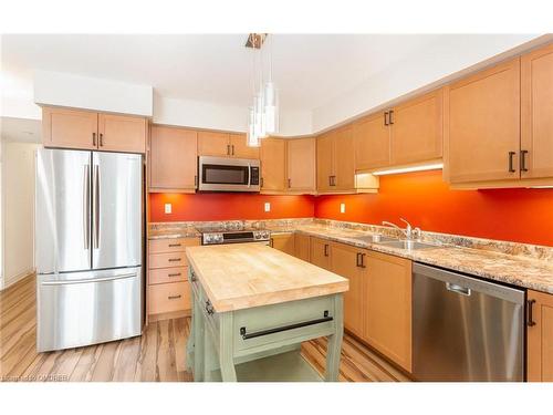 10-51 Hays Boulevard, Oakville, ON - Indoor Photo Showing Kitchen With Stainless Steel Kitchen With Double Sink