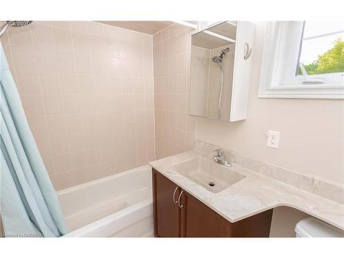 10-51 Hays Boulevard, Oakville, ON - Indoor Photo Showing Bathroom