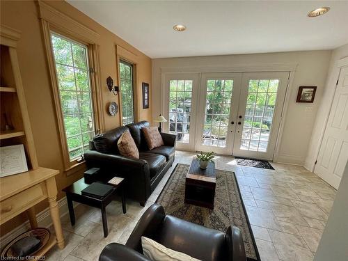 113 Claremont Drive, Hamilton, ON - Indoor Photo Showing Living Room