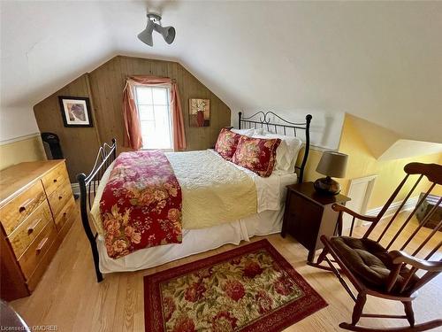 113 Claremont Drive, Hamilton, ON - Indoor Photo Showing Bedroom