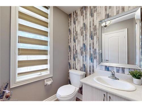 164 Belmore Court Court, Milton, ON - Indoor Photo Showing Bathroom