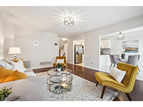 3054 Highvalley Road, Oakville, ON - Indoor Photo Showing Living Room