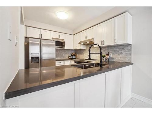 3054 Highvalley Road, Oakville, ON - Indoor Photo Showing Kitchen With Stainless Steel Kitchen With Double Sink With Upgraded Kitchen