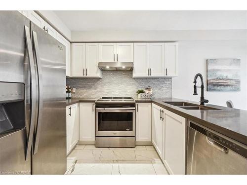 3054 Highvalley Road, Oakville, ON - Indoor Photo Showing Kitchen With Stainless Steel Kitchen With Double Sink With Upgraded Kitchen