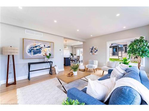 523 Fairway Road, Woodstock, ON - Indoor Photo Showing Living Room