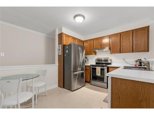 4-165 Main Street E, Grimsby, ON - Indoor Photo Showing Kitchen