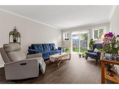 4-165 Main Street E, Grimsby, ON - Indoor Photo Showing Living Room