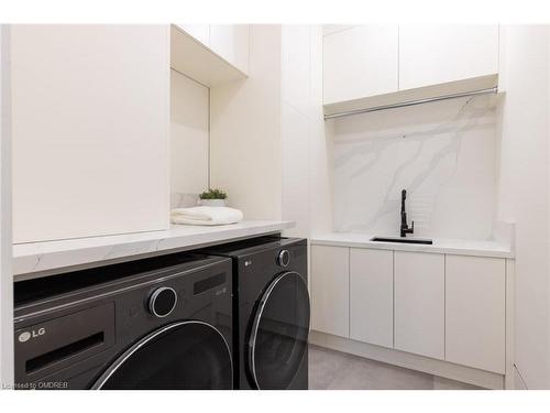 363 Burton Road, Oakville, ON - Indoor Photo Showing Laundry Room