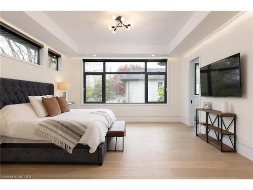 363 Burton Road, Oakville, ON - Indoor Photo Showing Bedroom