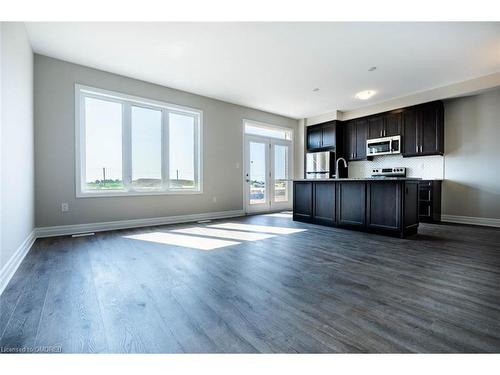 1566 Denison Place, Milton, ON - Indoor Photo Showing Kitchen