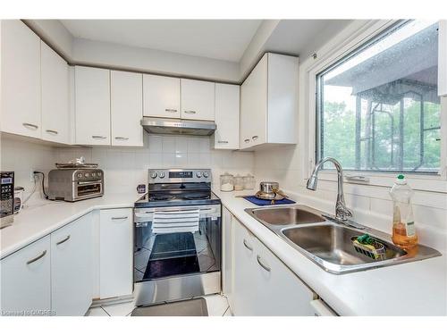 104 Cutters Crescent, Brampton, ON - Indoor Photo Showing Kitchen With Double Sink