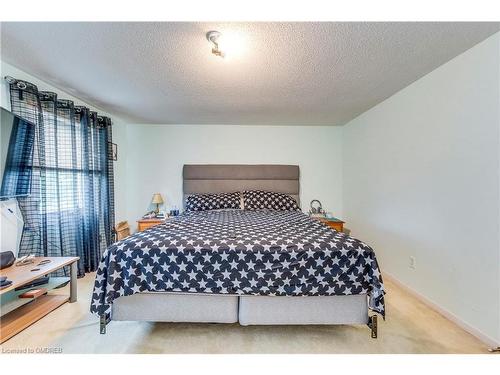 104 Cutters Crescent, Brampton, ON - Indoor Photo Showing Bedroom