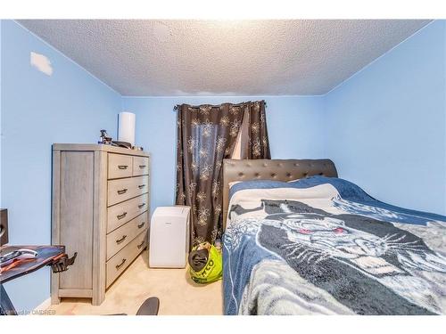 104 Cutters Crescent, Brampton, ON - Indoor Photo Showing Bedroom