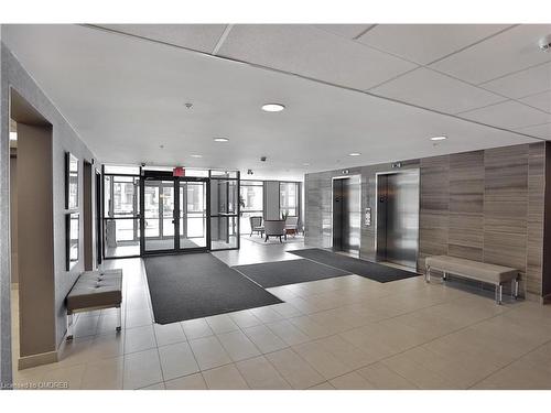 306-5010 Corporate Drive, Burlington, ON - Indoor Photo Showing Other Room