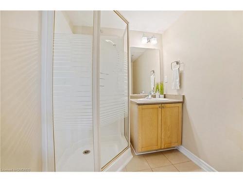 210-1460 Bishops Gate, Oakville, ON - Indoor Photo Showing Bathroom