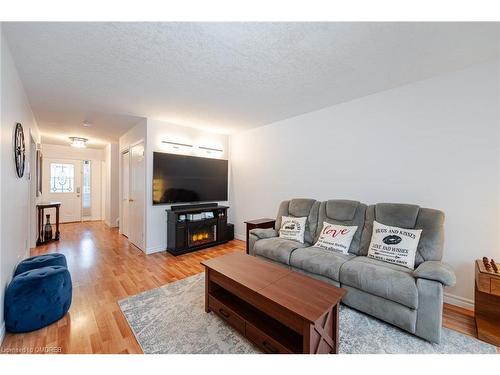 204 Country Club Drive, Guelph, ON - Indoor Photo Showing Living Room