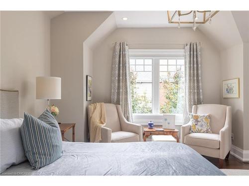 180 Chisholm Street, Oakville, ON - Indoor Photo Showing Bedroom