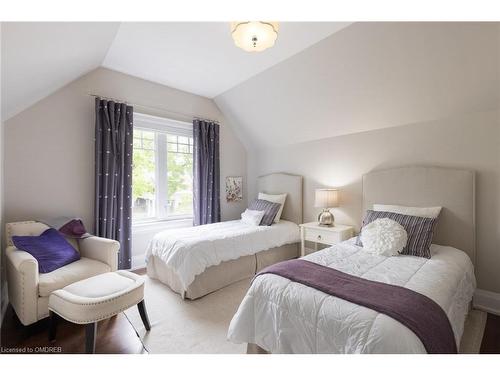 180 Chisholm Street, Oakville, ON - Indoor Photo Showing Bedroom