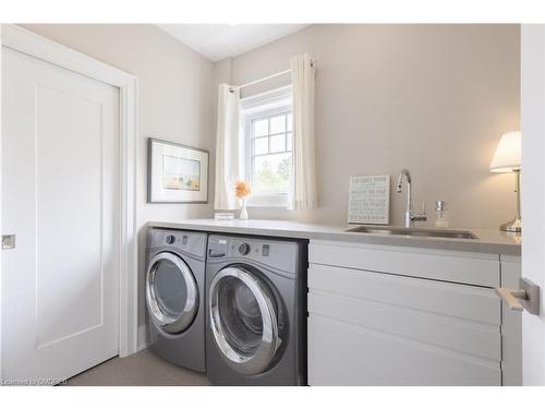 180 Chisholm Street, Oakville, ON - Indoor Photo Showing Laundry Room