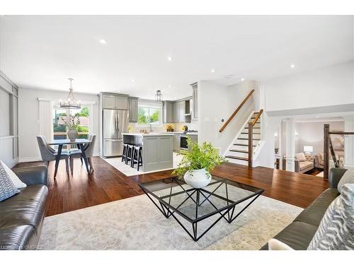 242 Slater Crescent, Oakville, ON - Indoor Photo Showing Living Room