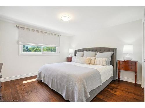 242 Slater Crescent, Oakville, ON - Indoor Photo Showing Bedroom