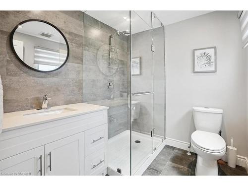 242 Slater Crescent, Oakville, ON - Indoor Photo Showing Bathroom