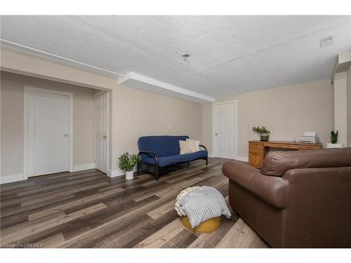 1936 Tiny Beaches Road S, Tiny, ON - Indoor Photo Showing Living Room