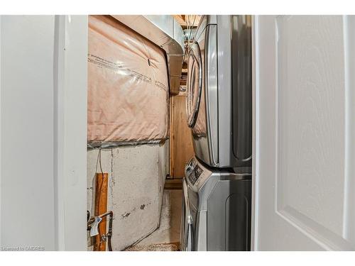 1225 Foxglove Place, Mississauga, ON - Indoor Photo Showing Laundry Room