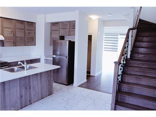 73 Holder Drive, Brantford, ON - Indoor Photo Showing Kitchen With Double Sink