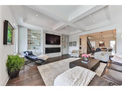 116 Maurice Drive, Oakville, ON - Indoor Photo Showing Living Room