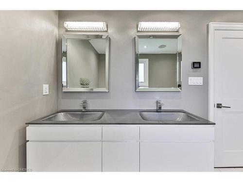 2068 Mississauga Road, Mississauga, ON - Indoor Photo Showing Bathroom