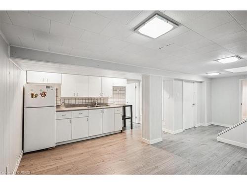 219 Rodgers Road, Hamilton, ON - Indoor Photo Showing Kitchen