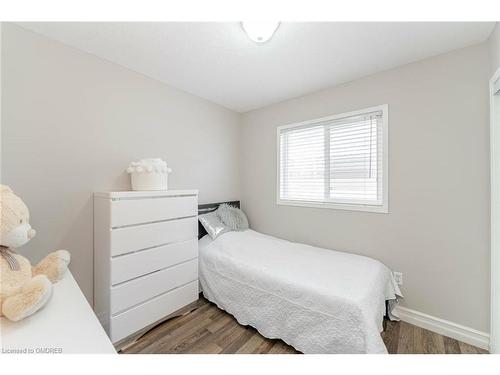 51 Yeaman Drive, Cambridge, ON - Indoor Photo Showing Bedroom