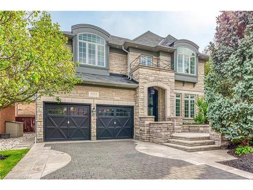 2312 Lyndhurst Drive, Oakville, ON - Outdoor With Facade