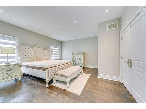 2312 Lyndhurst Drive, Oakville, ON - Indoor Photo Showing Bedroom