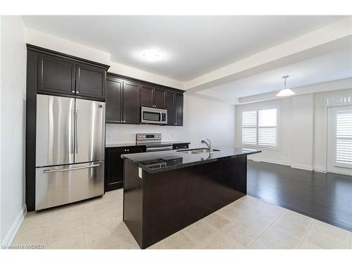 84 Heming Trail, Hamilton, ON - Indoor Photo Showing Kitchen