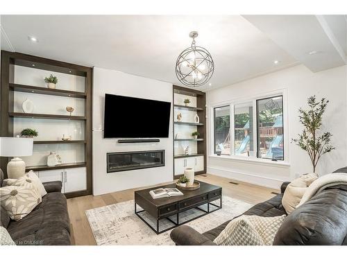 231 Wedgewood Drive, Oakville, ON - Indoor Photo Showing Living Room With Fireplace