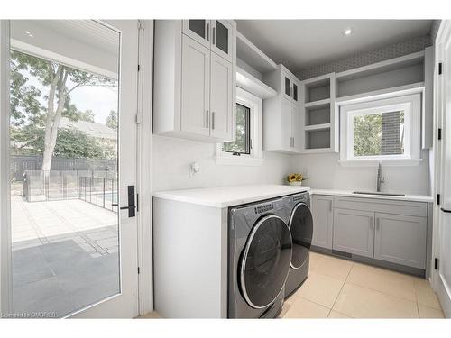 231 Wedgewood Drive, Oakville, ON - Indoor Photo Showing Laundry Room