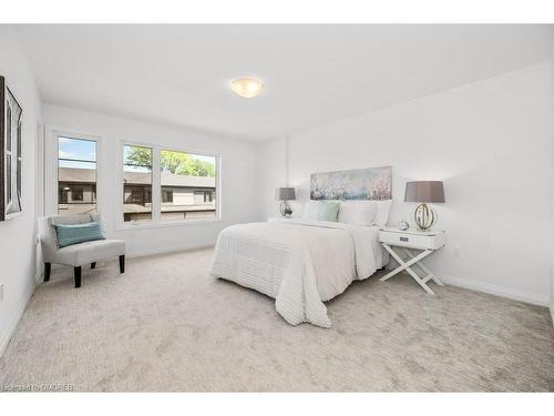 48-4552 Portage Road, Niagara Falls, ON - Indoor Photo Showing Bedroom